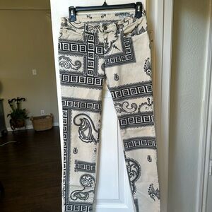 VERSACE VERSUS Black and Cream Roman Art Jeans Size 26.